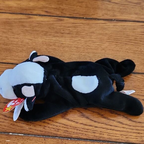 TY Retired Beanie Baby, Daisy, The Cow. - Picture 6 of 8